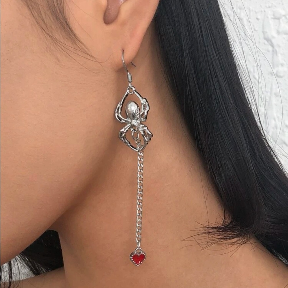 🎉 New Spider & Red Heart Silver Plated Drop Earrings